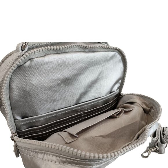 brand new reduced Kipling CANDY Handbag convertible to backpack silver metallic - Picture 6 of 11